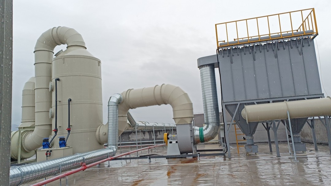 喷淋塔+脉冲除尘器